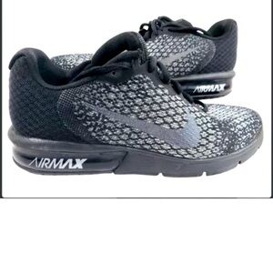 Size 10 - Nike Air Max Sequent 2 Metallic never been off storeroom floor